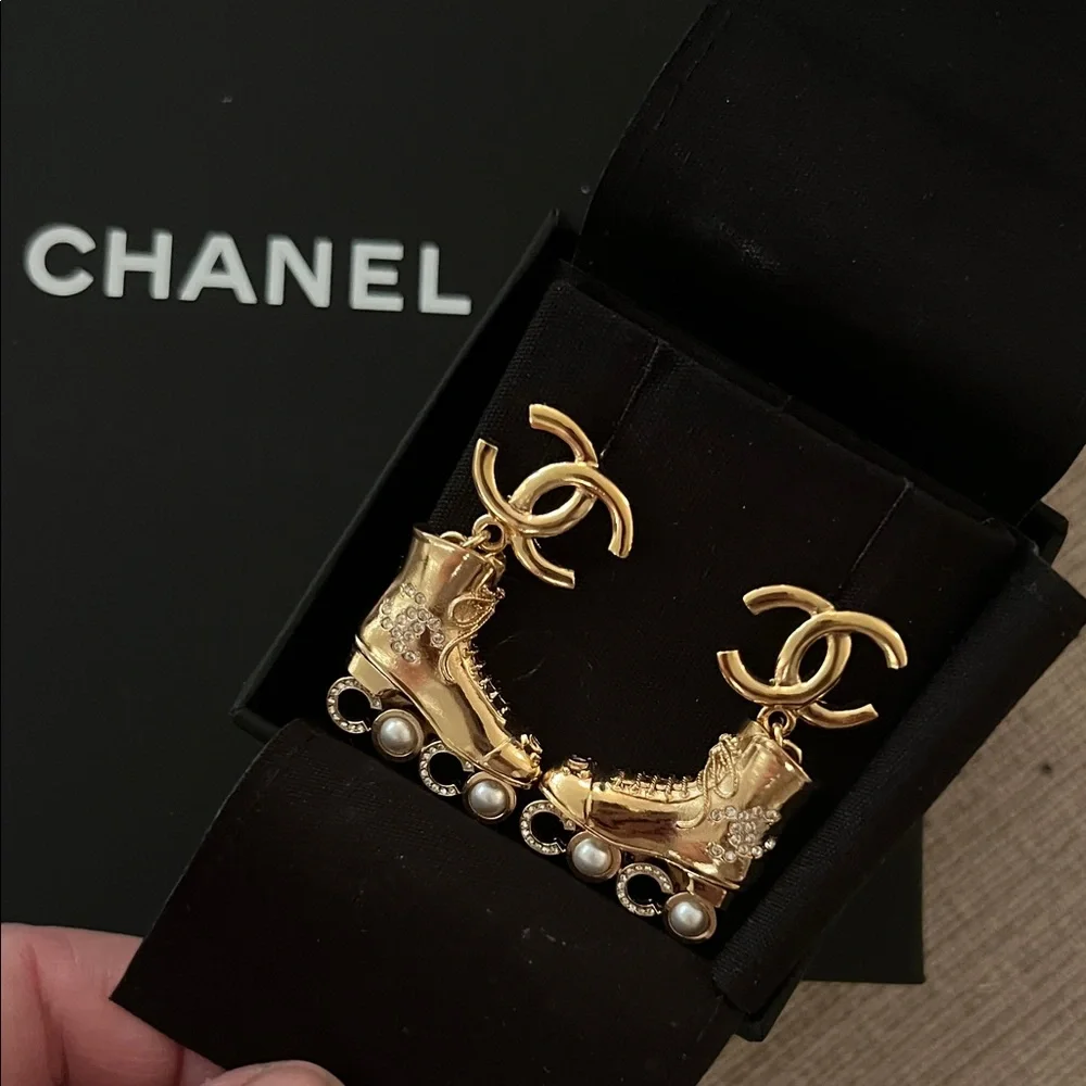 CHANEL Gold Roller Blade Boot Pearl Spells out COCO, interlocking CC Earrings - Picture 3 of 7